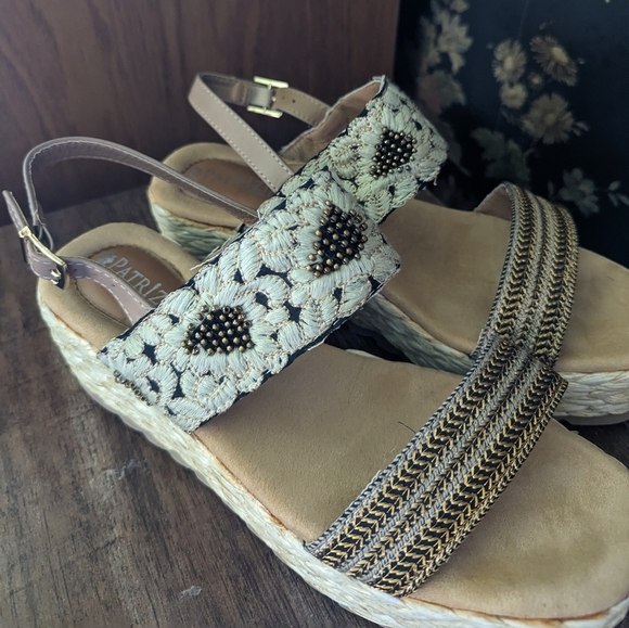 Patrizia by Spring Step Floral Stitched Wedge Heel Beaded Embellishments Size 8 - Picture 7 of 8